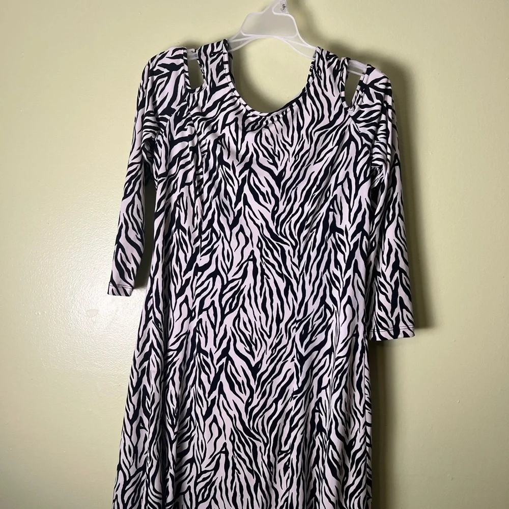 Simonton says Zebra Print Dress - Picture 2 of 7